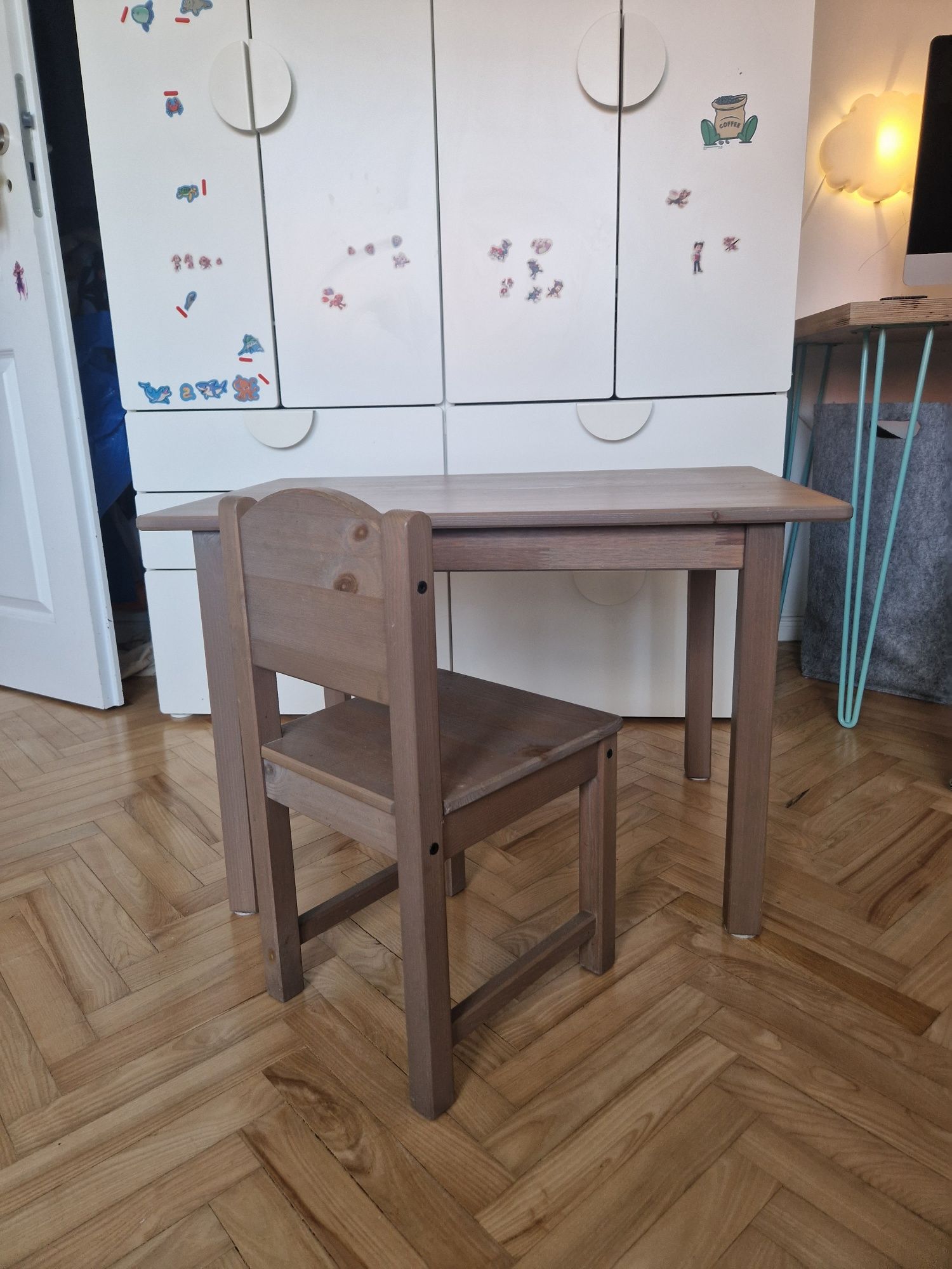 Biurko i krzesło Ikea Sundvik