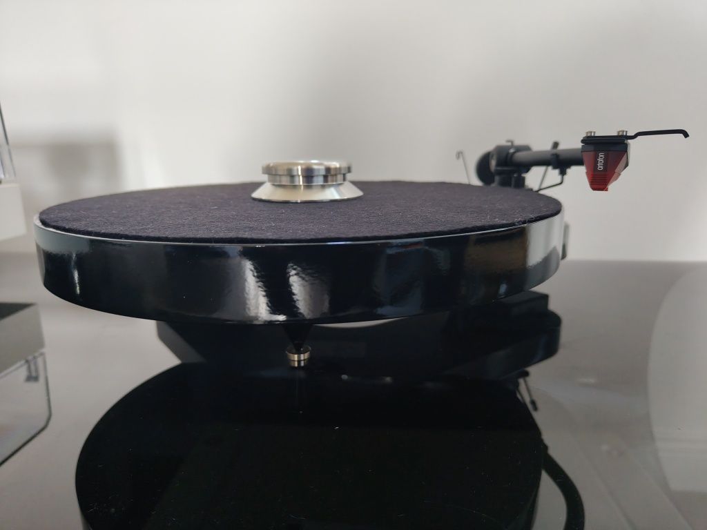 Gramofon Pro-Ject RPM 1 Carbon record player (2M-Red cartridge)