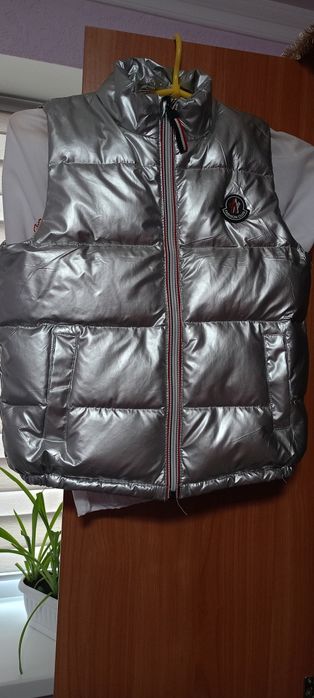Продам жилетку  продам