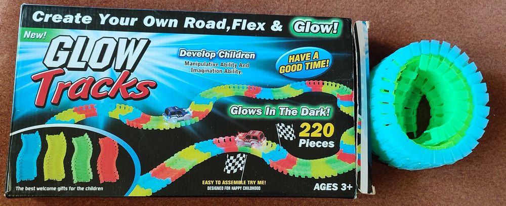 Tor samochodowy 219el. świecący w ciemnościach