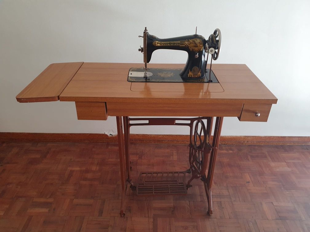 Maquina de costura Singer