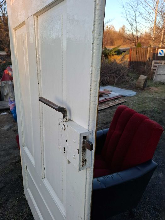 stare drewiane drzwi