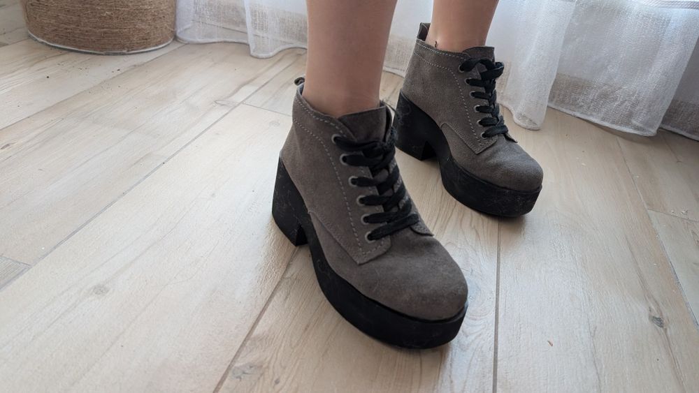 Черевики на широкому каблуці 38 розмір