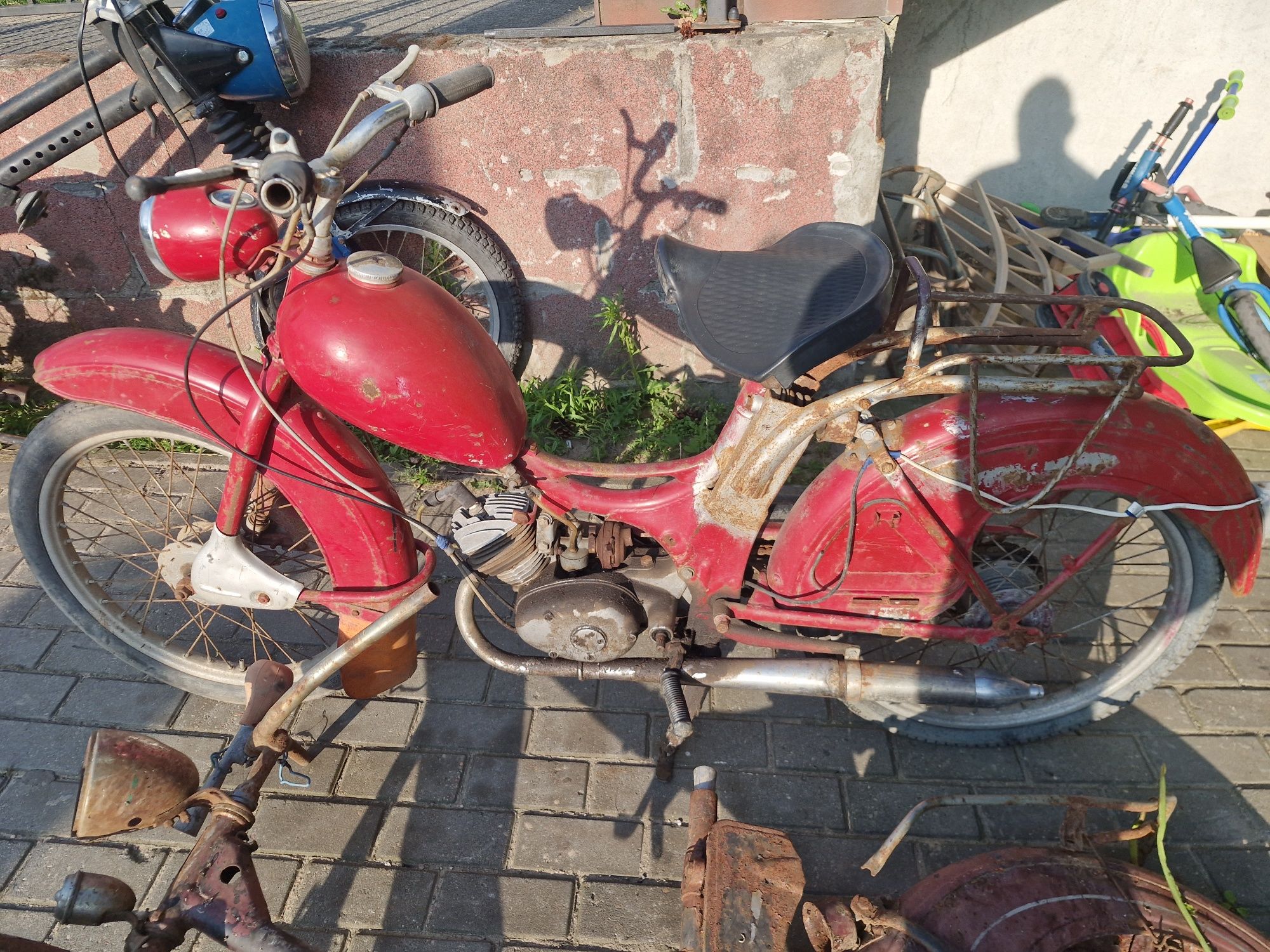 Simson sr2e sr2 cały plus rama . Do remontu.  Transport gratis
