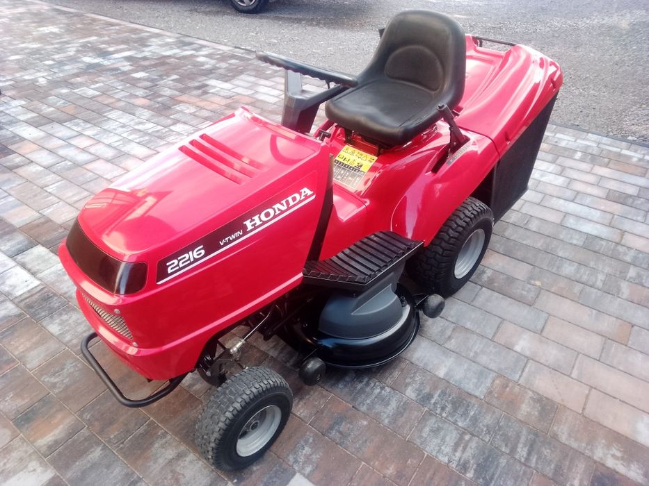 Traktorek kosiarka Honda 2216