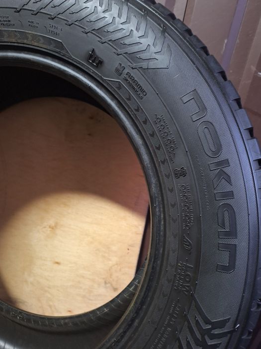 225/65 R17 Nokian  комплект