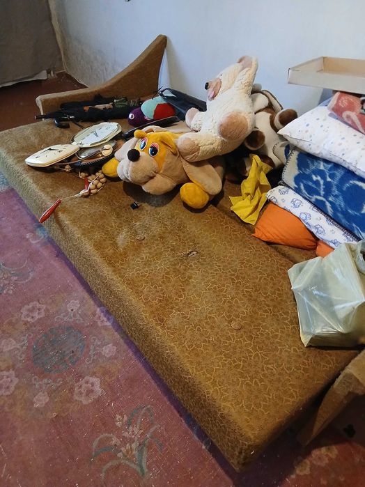 Диван і два крісла