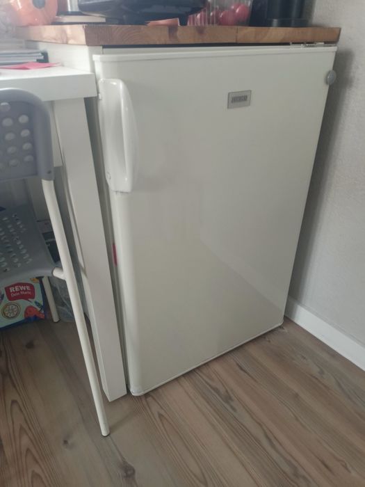 Lodówka chłodziarka podblatowa Zanussi
