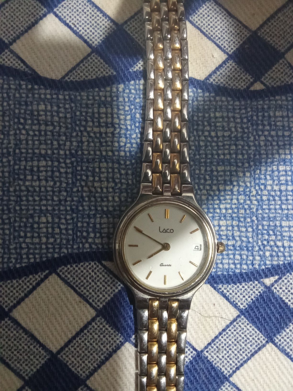 Vendo relógios apenas vendo os 4 juntos