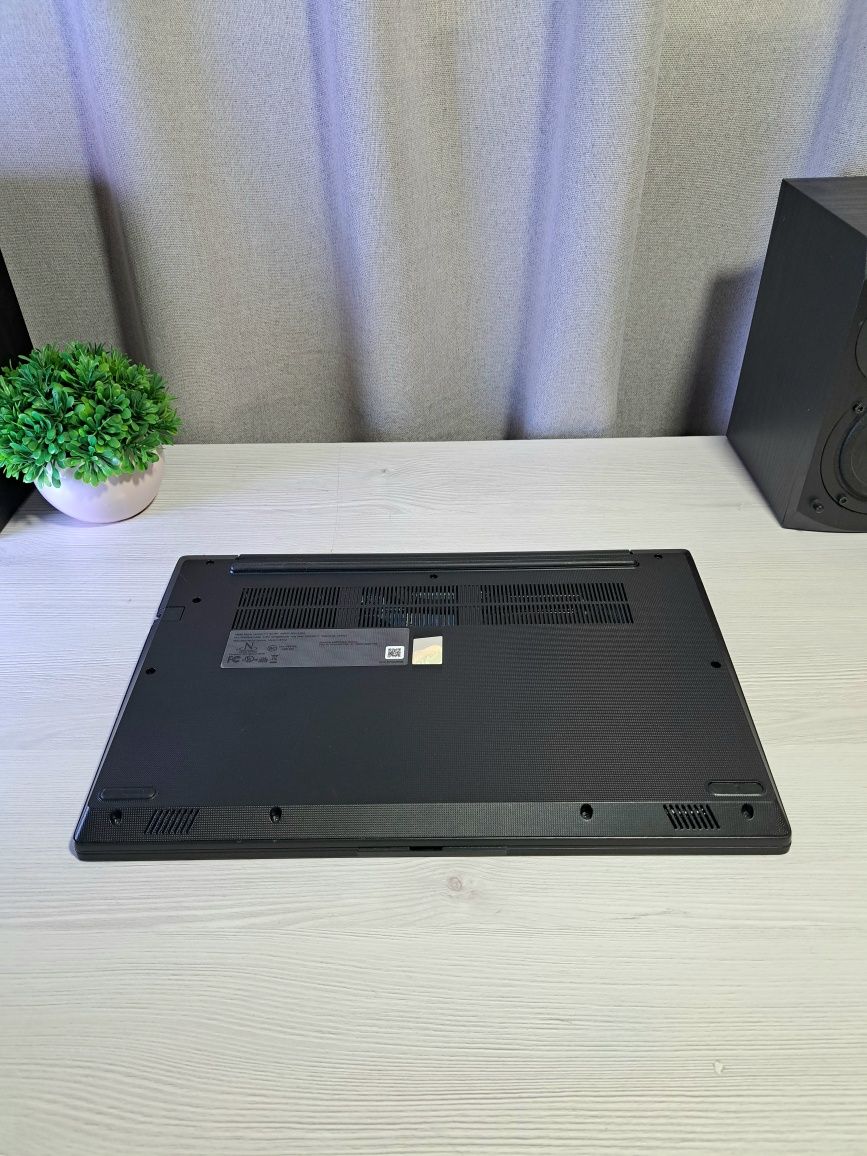 Ноутбук Lenovo V14 G3/i3-1215U/8 Gb/256 Gb/Intel UHD Graphics 2 Gb