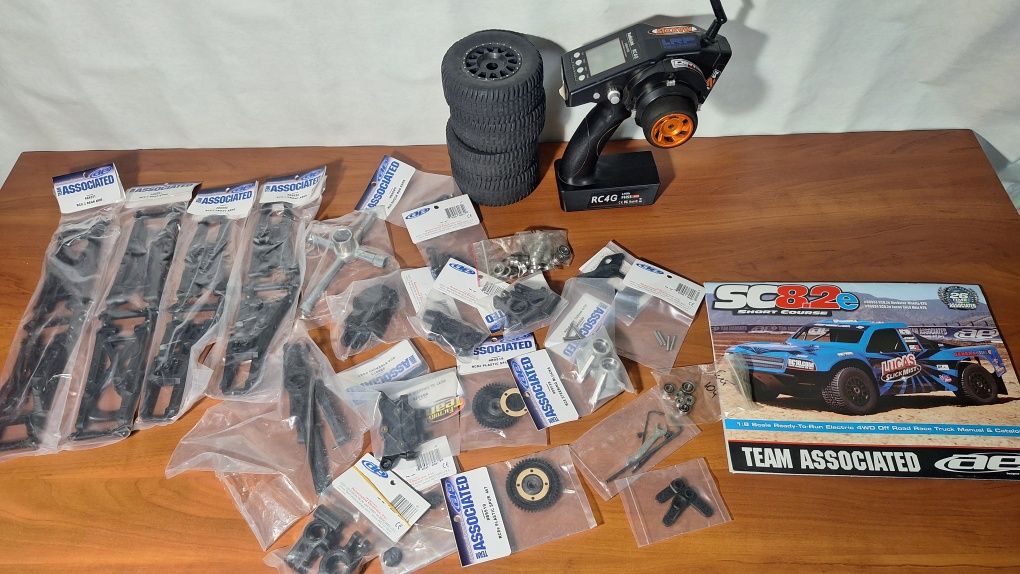 Team Associated SC8.2e 1/8 rc шорт на радіоуправлінні 
Short Couurse 4