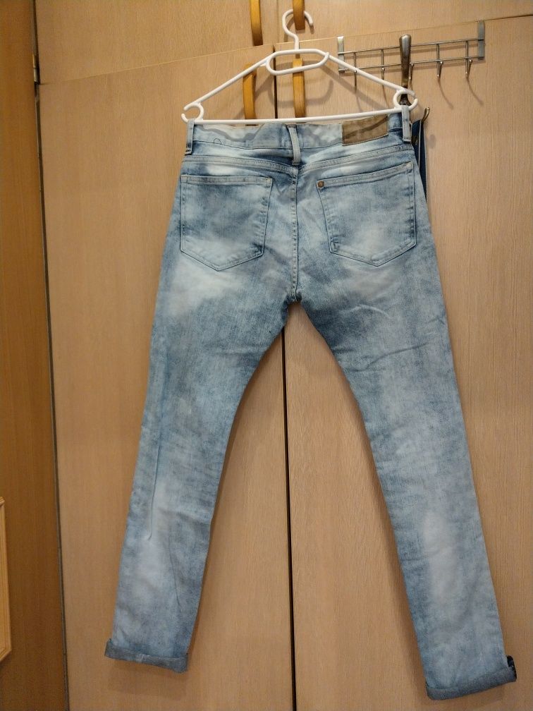 spodnie jeansowe meskie H&M z przetarciami slim fit