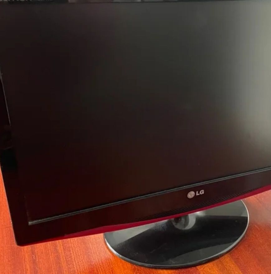 Televisão LG 22 polegadas AVARIADA