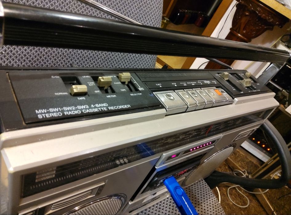 Радиоприёмник 80х с USB,Bluetooth,MicroSD,FM.