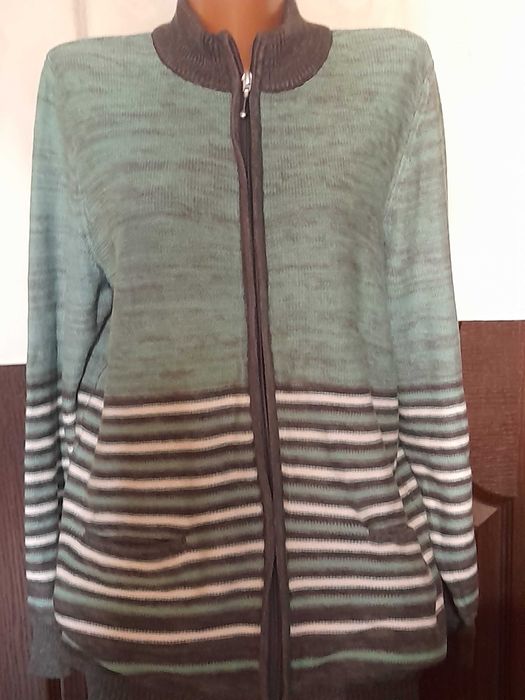 кофта женская. 52 р.