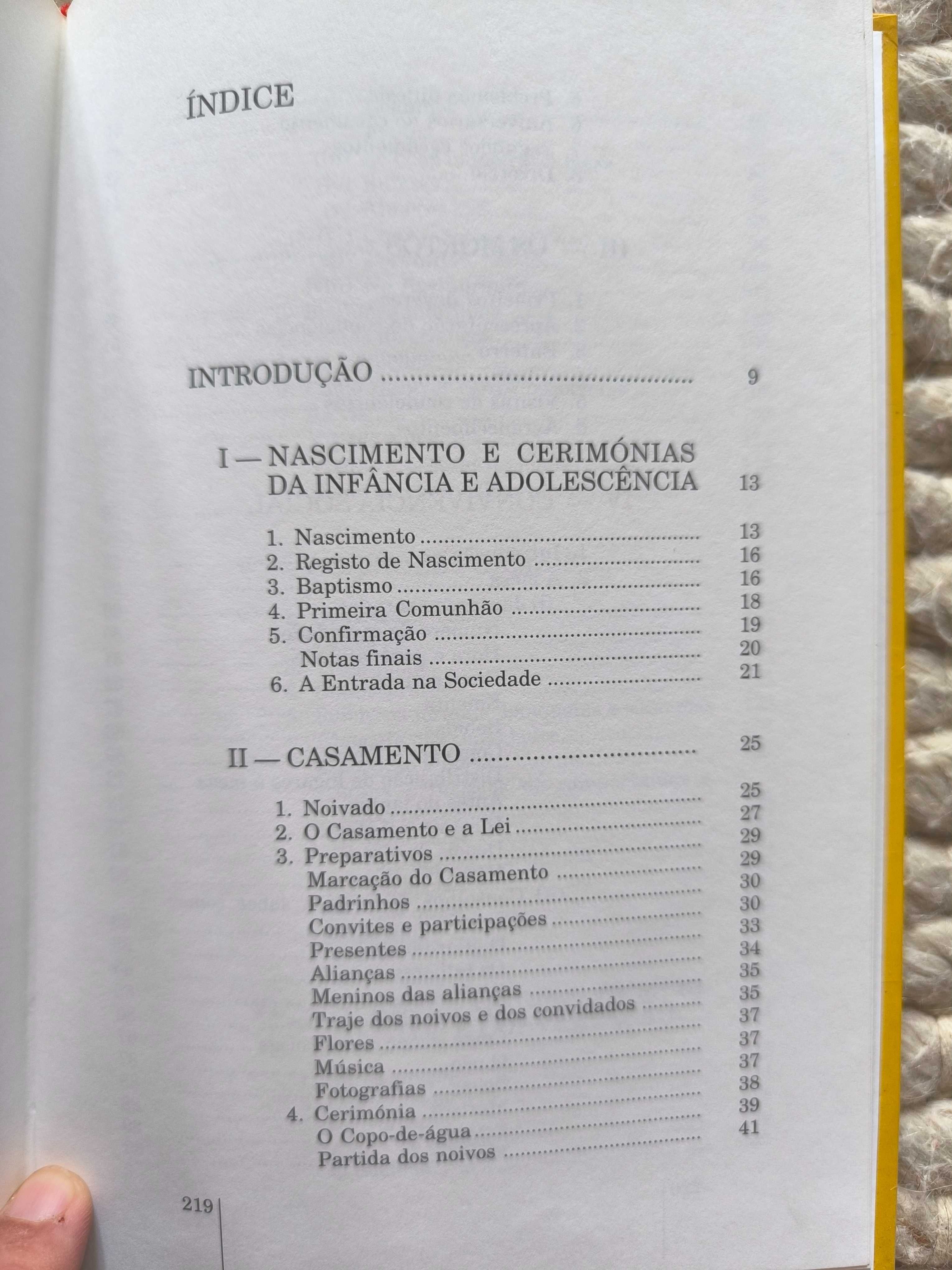 Etiqueta e Boas Maneiras
Cortesia e civilidade na vida moderna
A. Gião