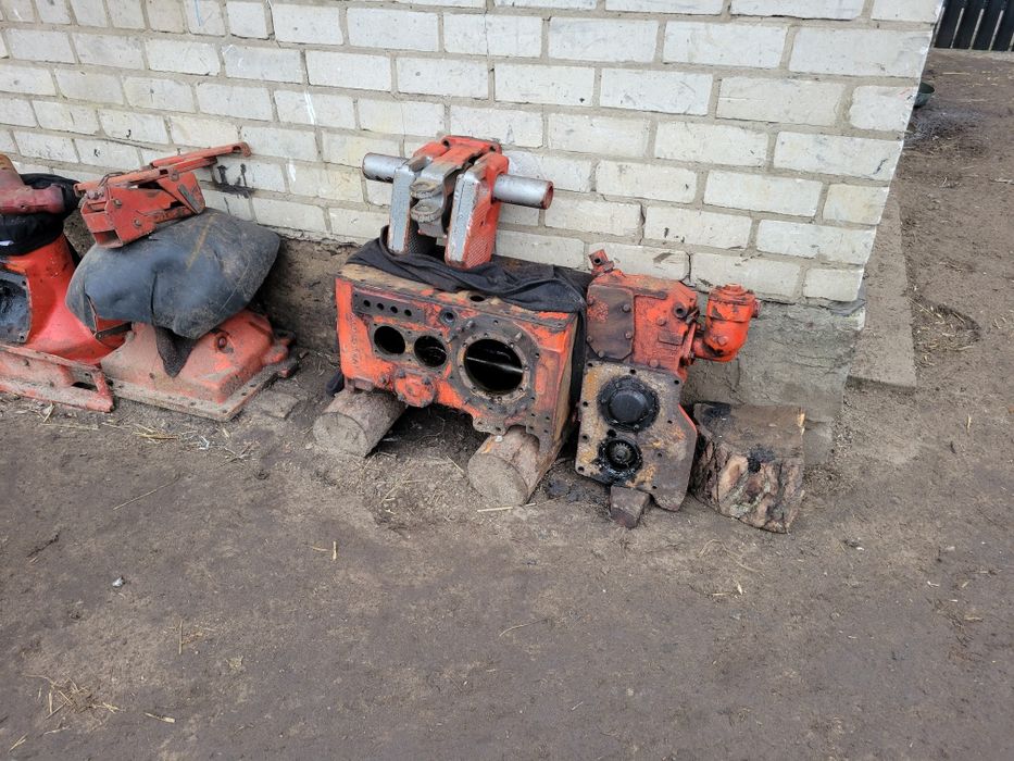 Продам запчастини до трактора т25