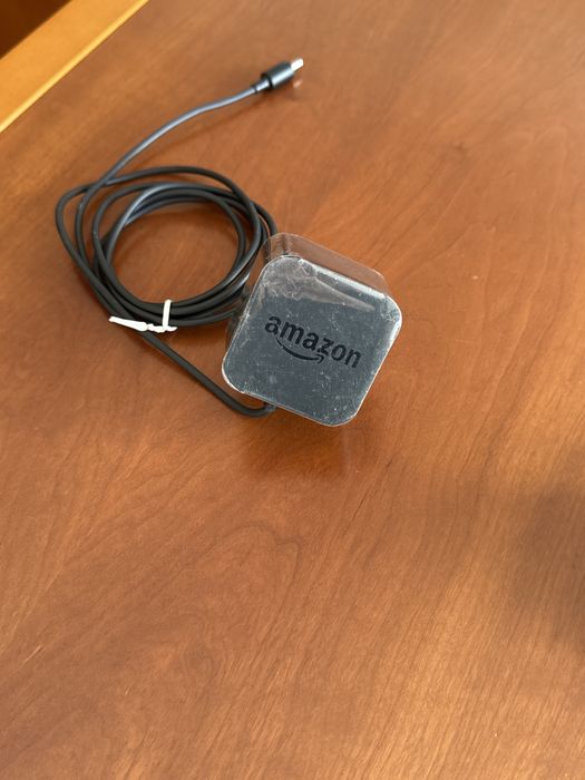 Vendo uma Alexa de ecra echo show 5, cor preta antracite