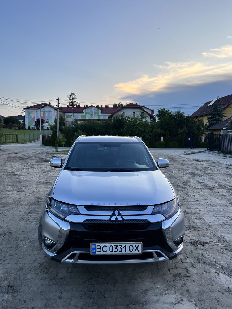 Mitsubishi outlander phev 2019 SEL 2.0