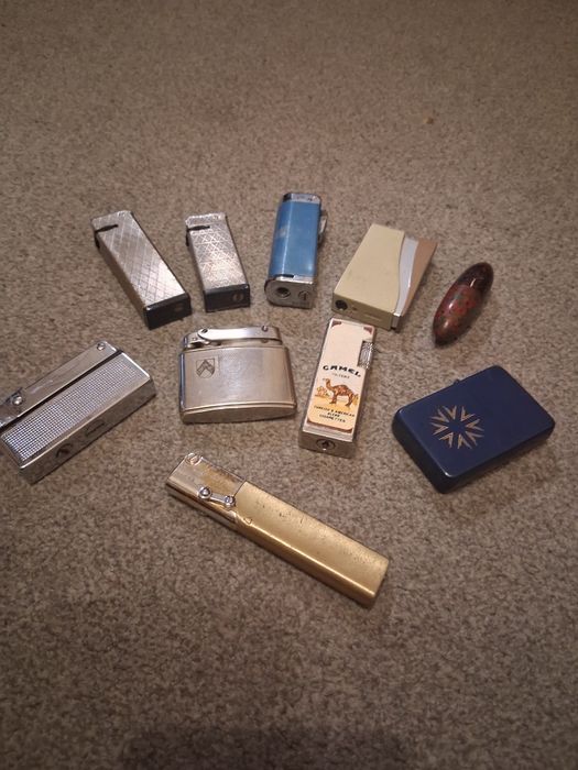 Zapalniczki stare całość