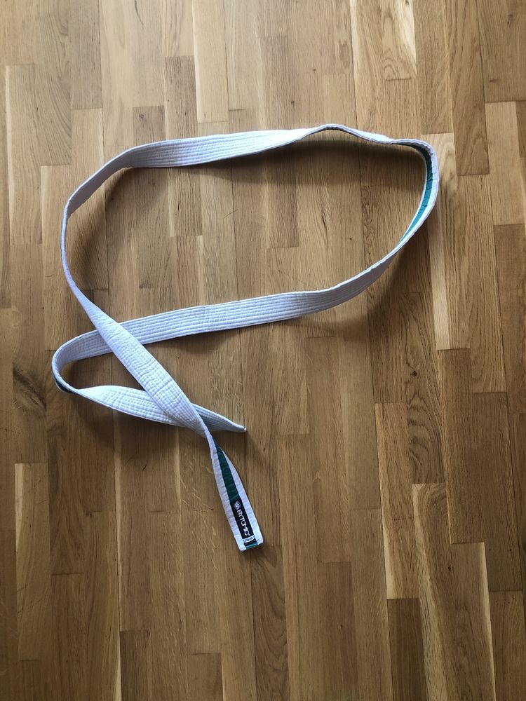 Білий пояс для карате спорту кімано кімоно кимано кимоно боксу айкідо