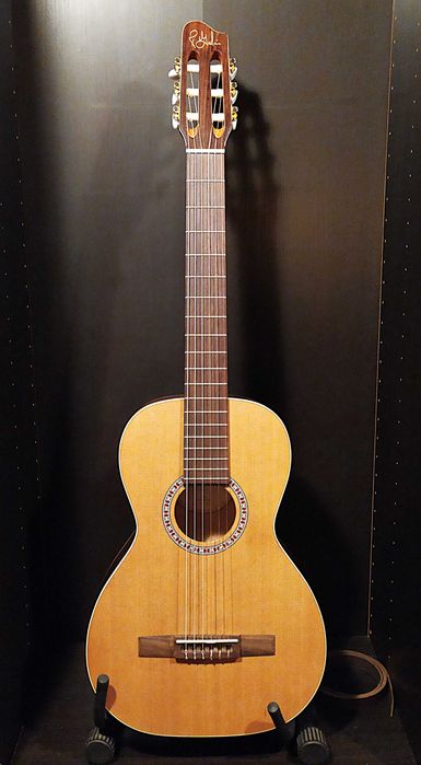 Godin Guitarra Parlor Nylon