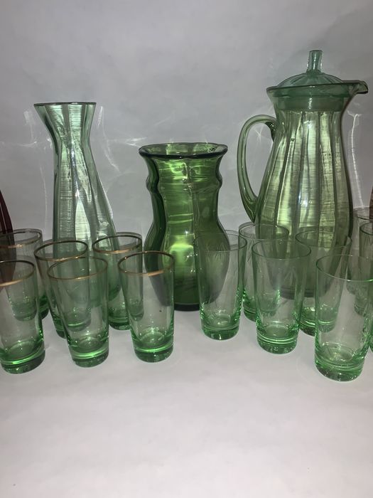 Ваза кувшин рюмки стаканы цветное стекло