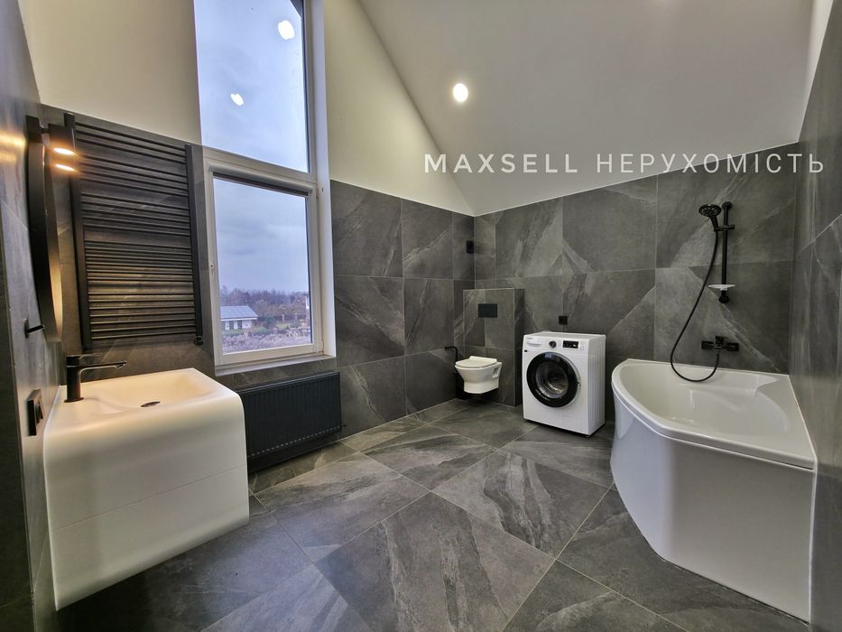 Сучасний будинок з новим ремонтом на Косівщині