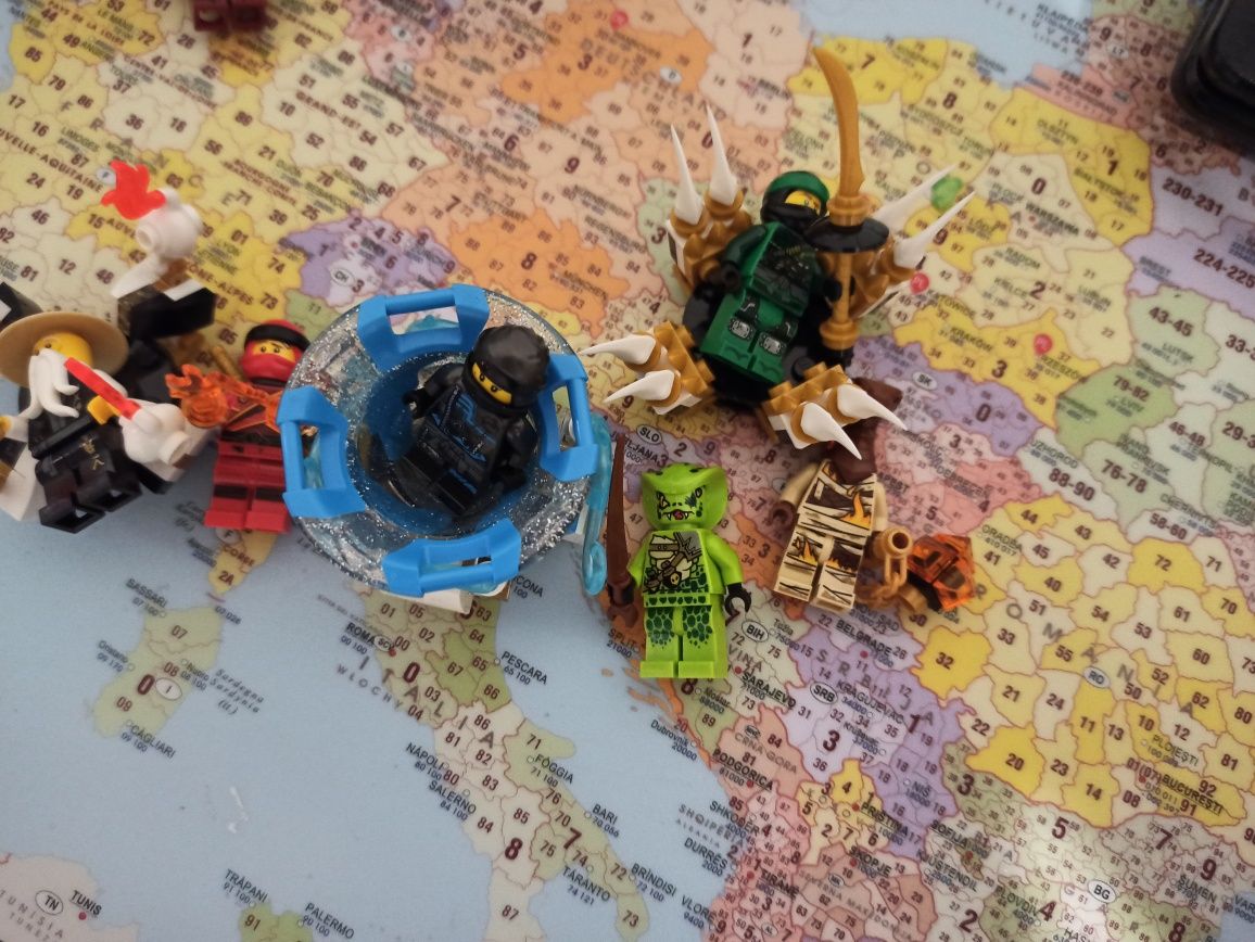Lego ninjago figurki oraz opakowania