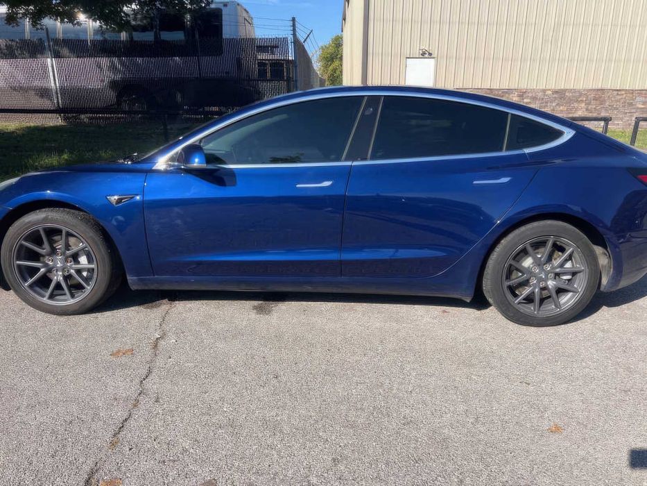 Tesla Model 3 Long Range      2019