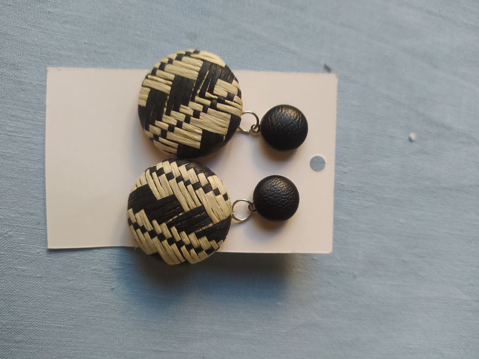 Brincos palhinha Preto e Branco NOVOS