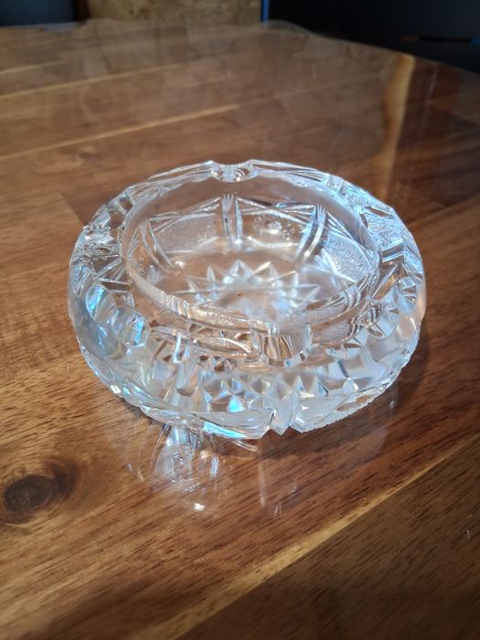 Popielnica kryształowa