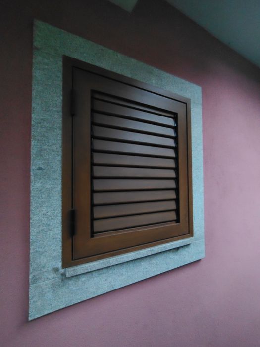 Caixilharia em Alumínio cor madeira