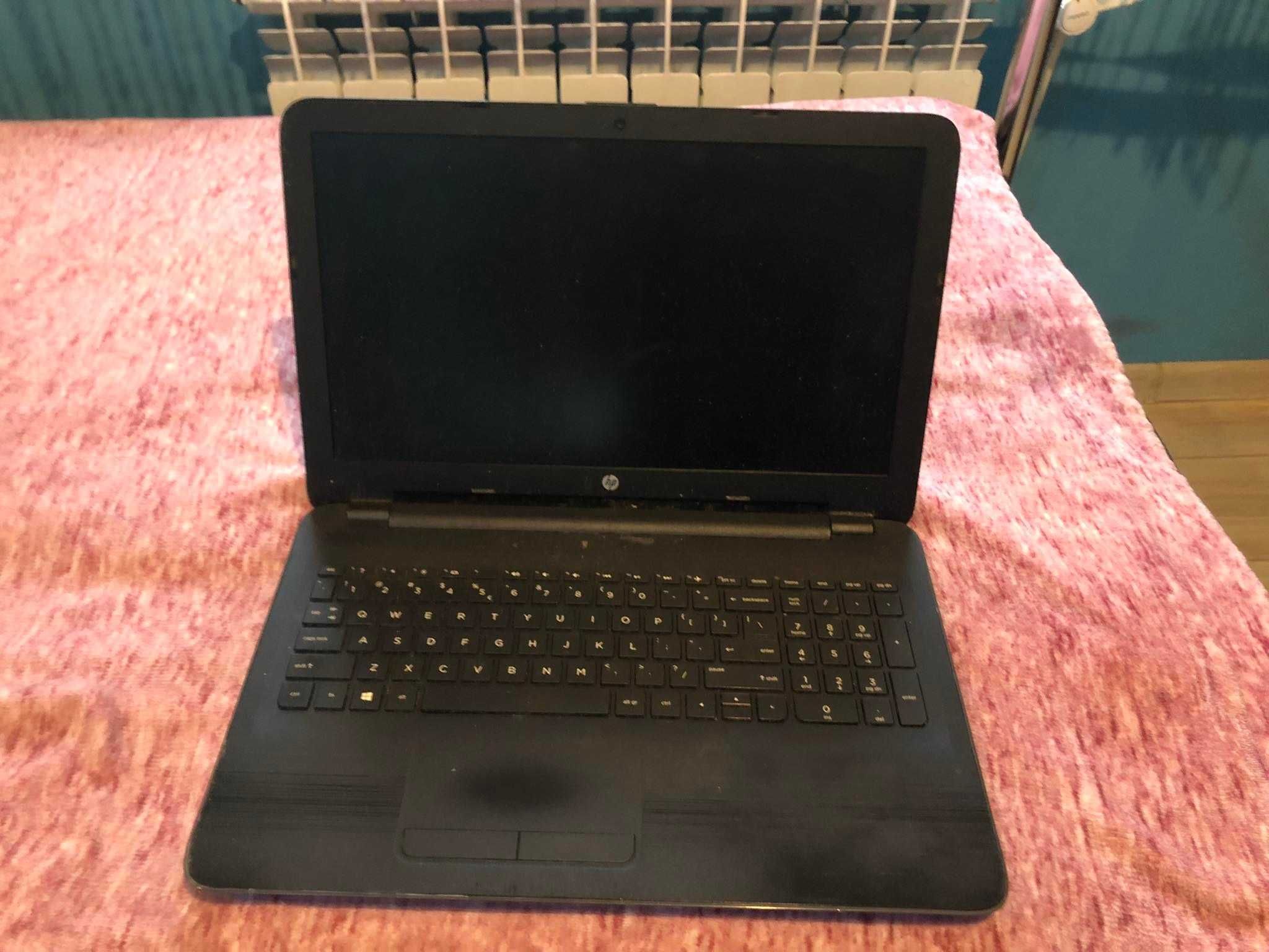 sprzedam laptopa HP uszkodzony