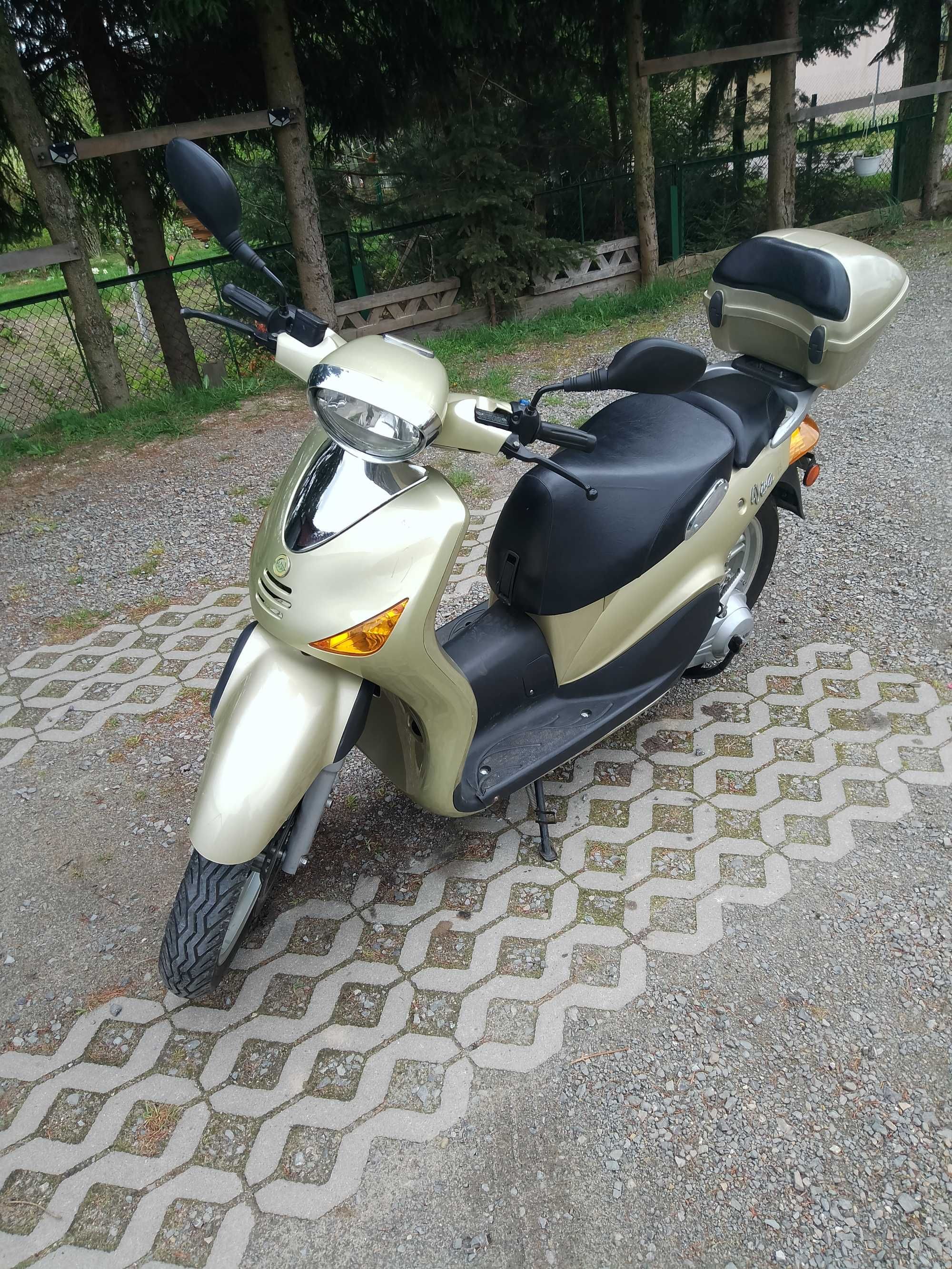 Sprzedam duży skuter keeway Viva125 w bardzo dobrym stanie r.2004