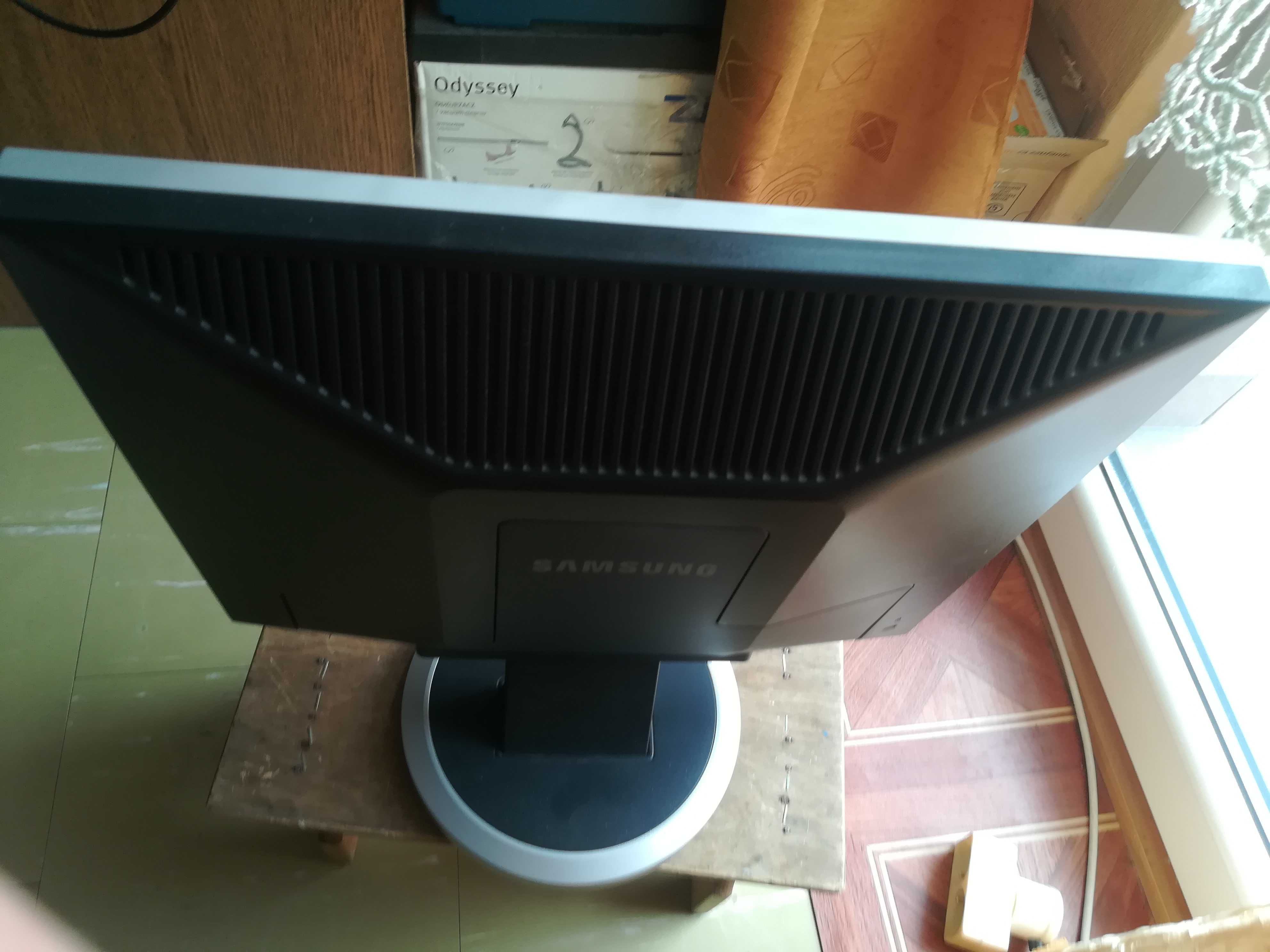 Monitor samsung 17" SyncMaster 740N