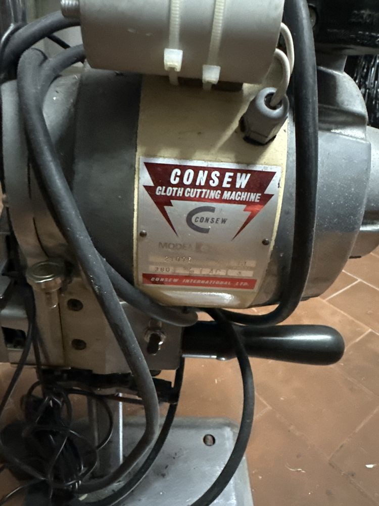 Maquina de corte a funcionar