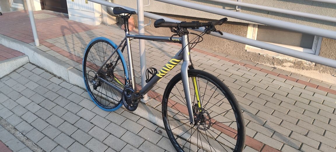 Canyon roadlite 6