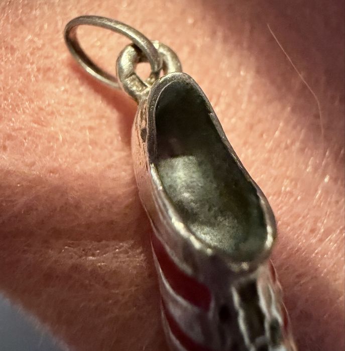 Bota em prata do benfica para fio