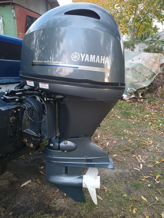 Лодочний  мотор Yamaha 100.