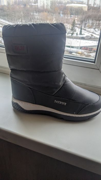 Продаю дутики зимние р.38 серого цвета б/у
