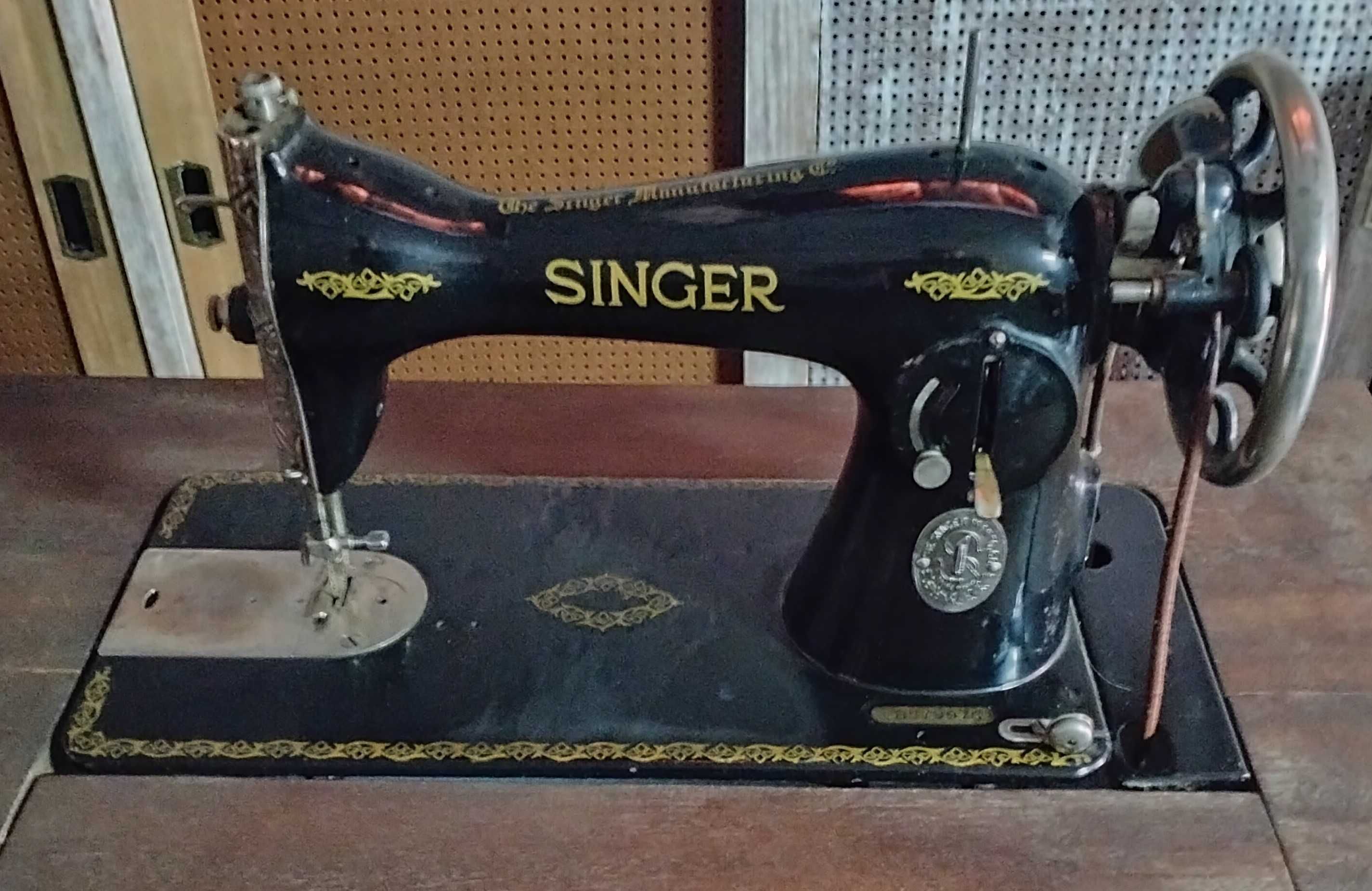 Maquina de Costura Singer (muito antiga)