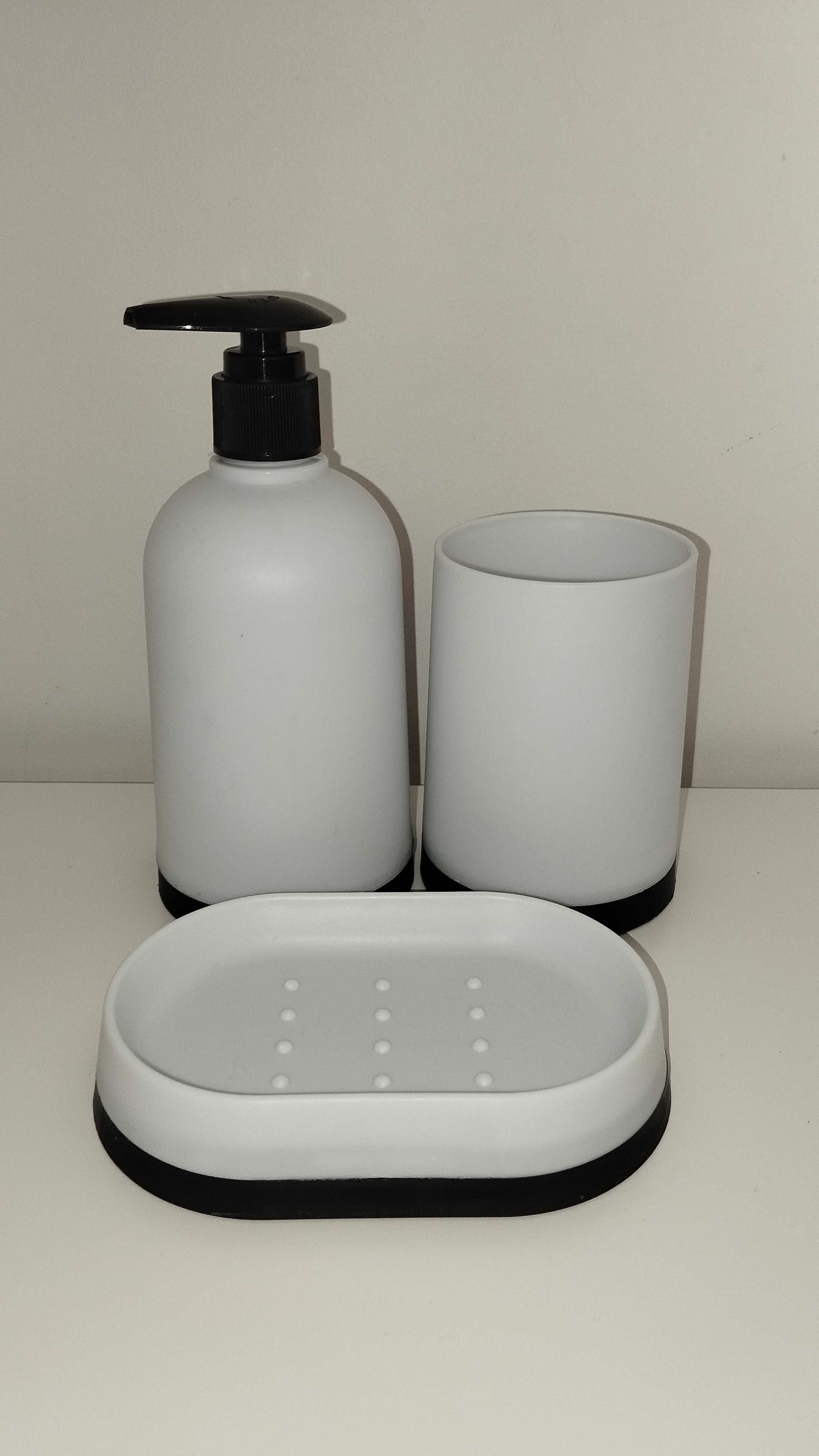 Zestaw akcesoriów łazienkowych 3 elementów biały