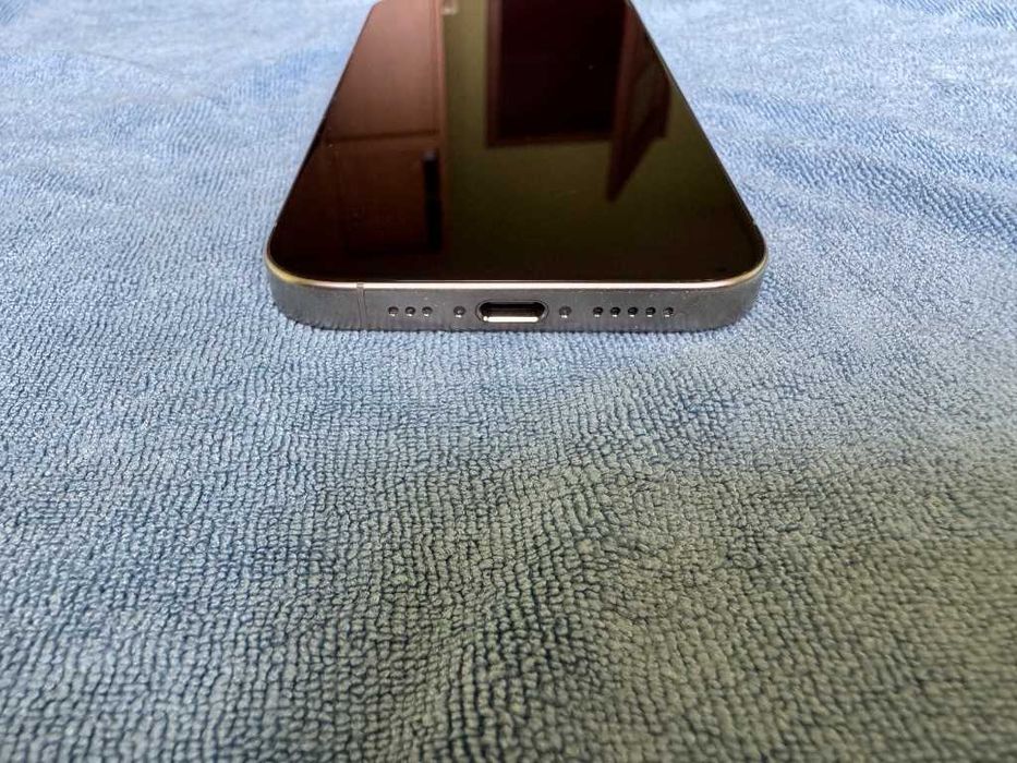 Iphone 15 Pro - Stan Dobry