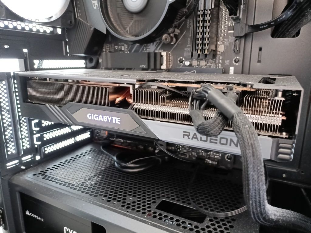 Placa gráfica AMD Radeon RX 7800 XT GAMING OC 16GB GDDR6,