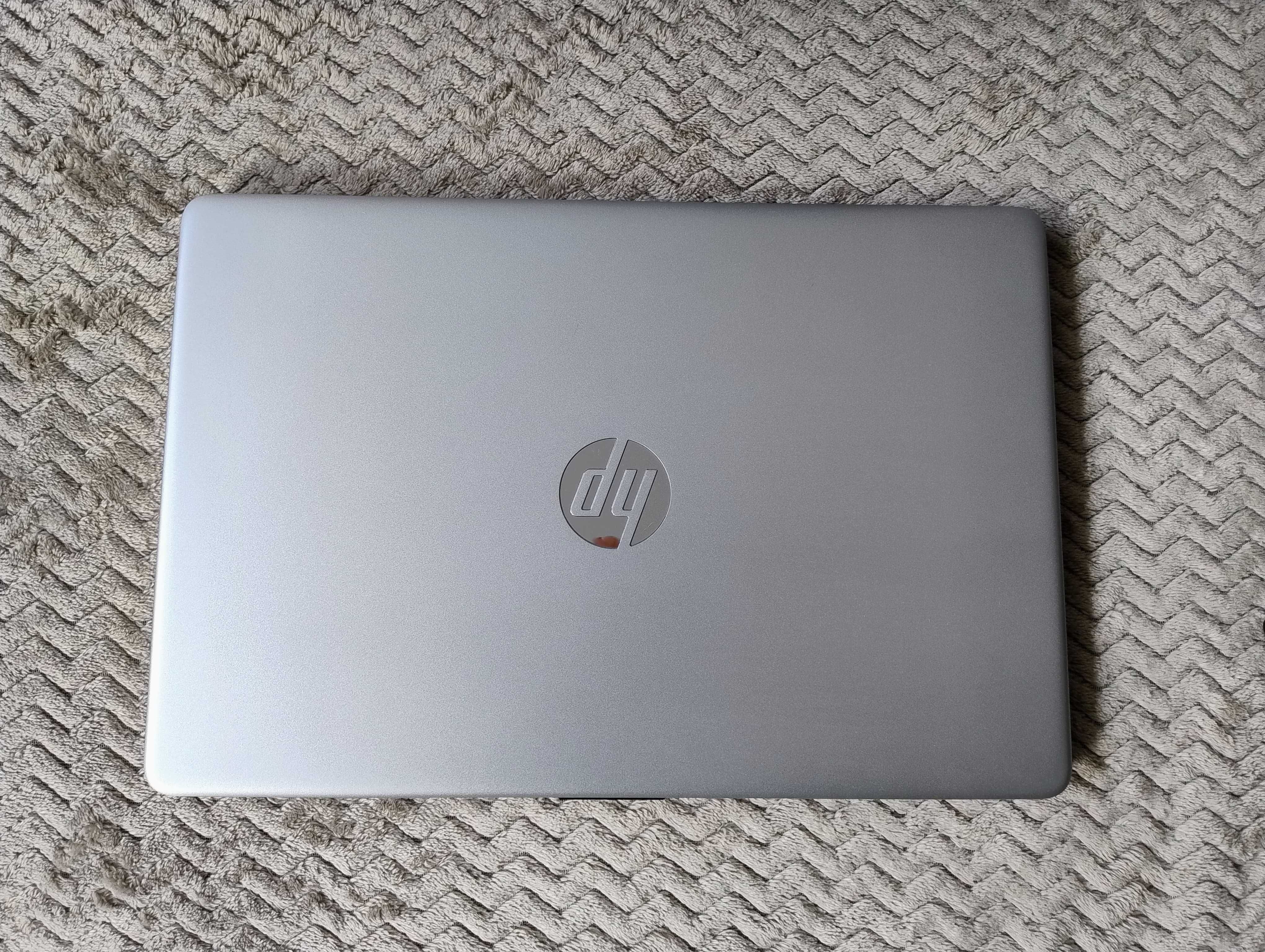 Laptop HP 15s-fq3111nw stan idealny
