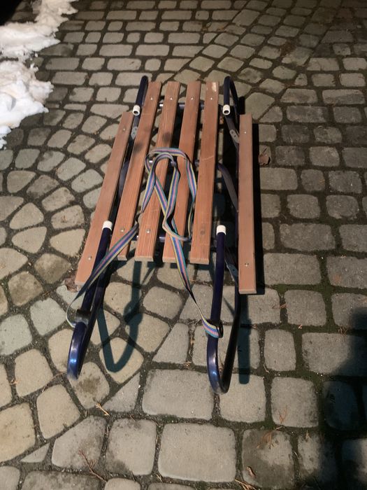 Sanki metalowe z podnóżkami