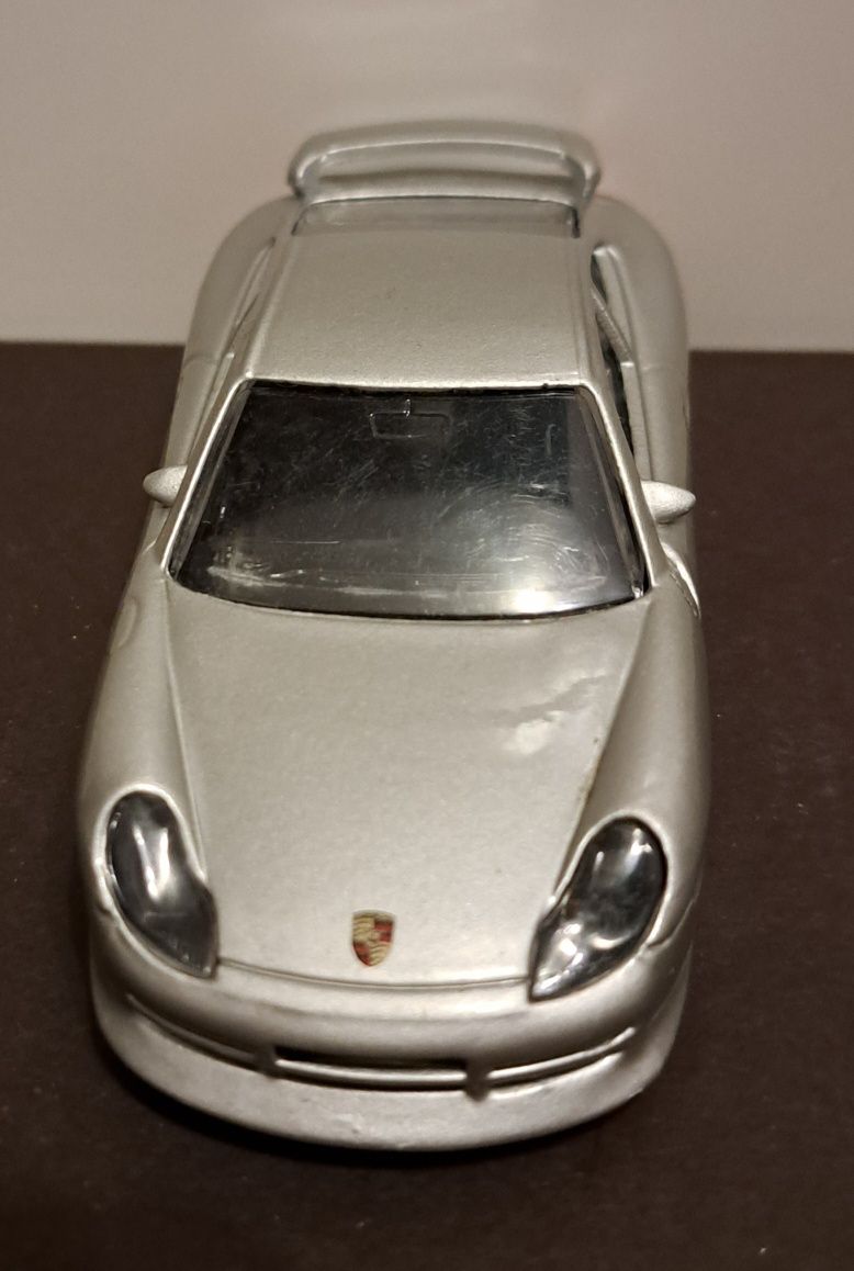 Metalowe autko porsche