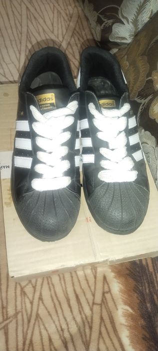 Продам Adidas Superstar 43-44