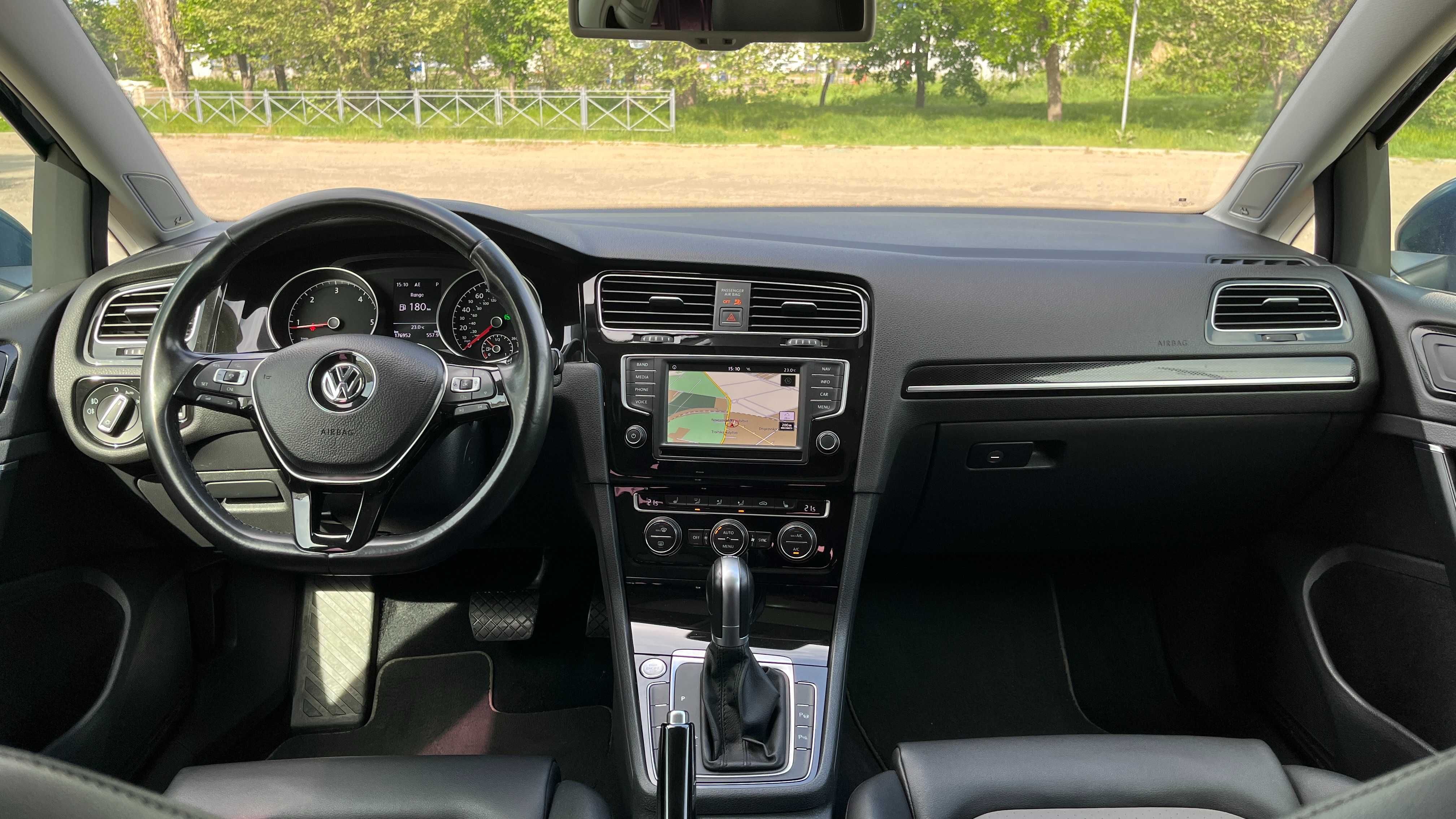 Продам автомобіль Volkswagen Golf Oficial 2.0 TDI , 2015 г. Автомат